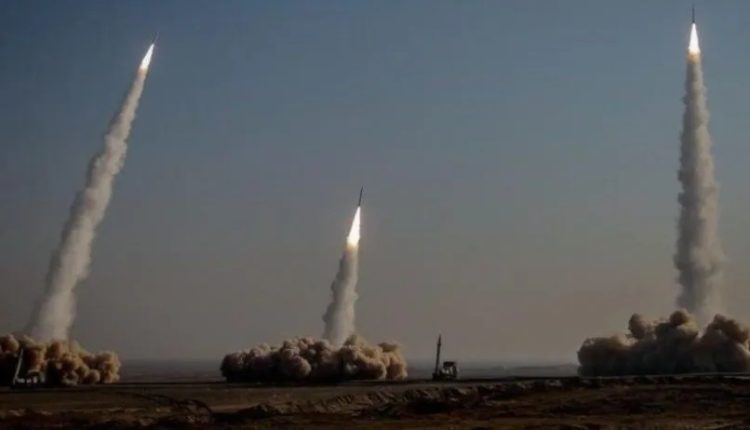 إيران تطالب برحيل القوات الأمريكية من المنطقة وتحذر من استخدام أراضي ودول الجوار